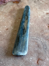 Load image into Gallery viewer, Kyanite 6
