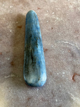 Load image into Gallery viewer, Kyanite 7
