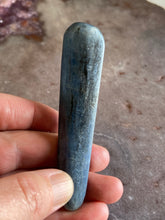 Load image into Gallery viewer, Kyanite 7
