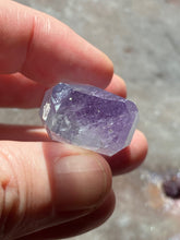 Load image into Gallery viewer, Kunzite facet 4

