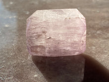 Load image into Gallery viewer, Kunzite facet 6

