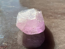 Load image into Gallery viewer, Kunzite facet 6
