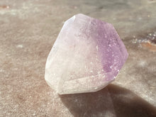 Load image into Gallery viewer, Kunzite facet 7
