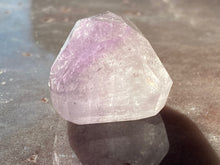 Load image into Gallery viewer, Kunzite facet 7
