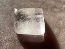 Load image into Gallery viewer, Kunzite tumble 8
