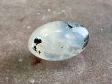 Load image into Gallery viewer, Rainbow moonstone shiva 14
