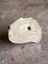 Load image into Gallery viewer, Morganite - raw 1
