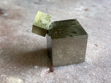 Load image into Gallery viewer, Pyrite cube 12
