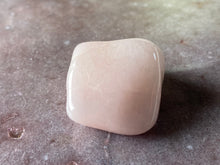 Load image into Gallery viewer, Morganite tumble 4
