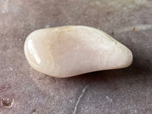 Load image into Gallery viewer, Morganite tumble 3
