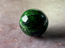 Load image into Gallery viewer, Chrome diopside sphere - 1"
