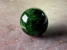 Load image into Gallery viewer, Chrome diopside sphere - 1"

