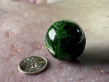 Load image into Gallery viewer, Chrome diopside sphere - 1"
