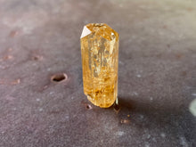Load image into Gallery viewer, Topaz raw - orange
