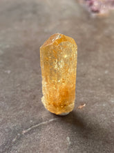 Load image into Gallery viewer, Topaz raw - orange

