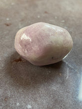 Load image into Gallery viewer, Kunzite tumble 19
