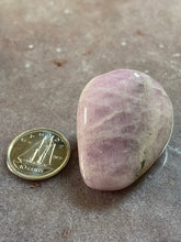 Load image into Gallery viewer, Kunzite tumble 14
